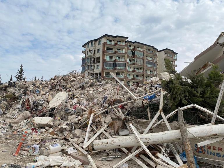İskenderun’da yaptığı binaları yıkılmayan müteahhitin Antakya’da satın aldığı ev yıkıldı