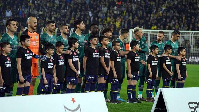 Fenerbahçe - Konyaspor maçında depremzedeler unutulmadı Mert Hakan Yandaştan duygulandıran sözler