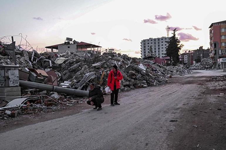 Depremde ölen George Nuri Dagenhamı yasa boğdu