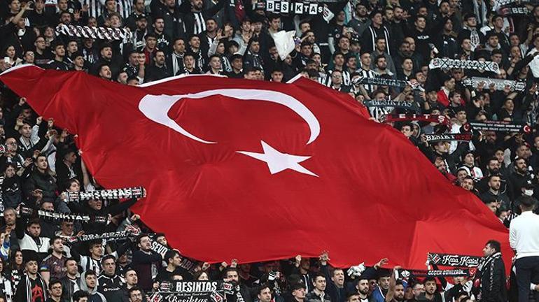 Avrupa, Beşiktaş taraftarının sahaya peluş oyuncak atmasını konuşuyor