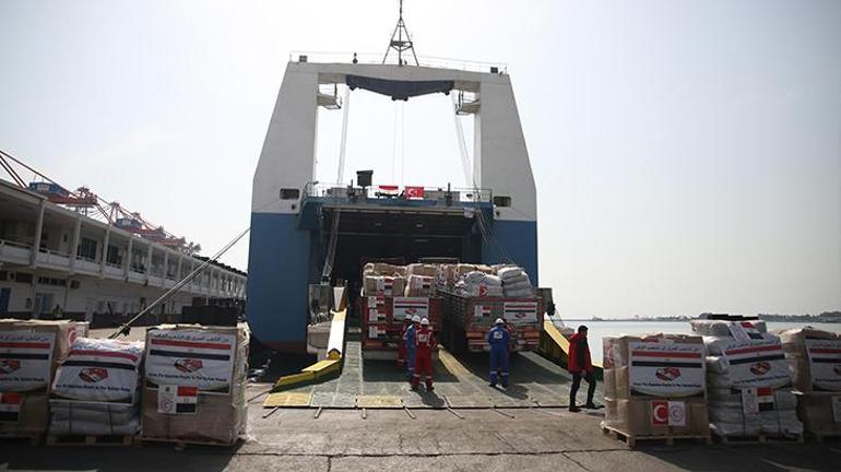 Mısırdan gelen yardım gemisi Mersin Limanına ulaştı