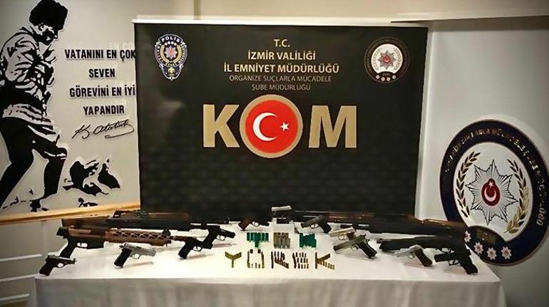 İzmir merkezli 3 ilde, şantajla haksız kazanç sağlayan örgüte operasyon: 30 gözaltı