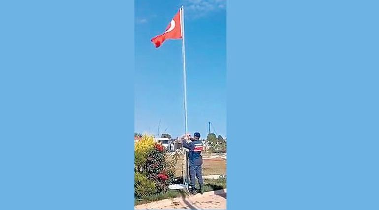 ‘Hatay’da Jandarma bayrak indirdi’ mi