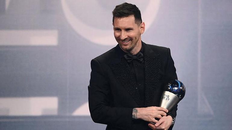 Yok artık Messi Tüm takım arkadaşlarına altın kaplama telefon hediyesi