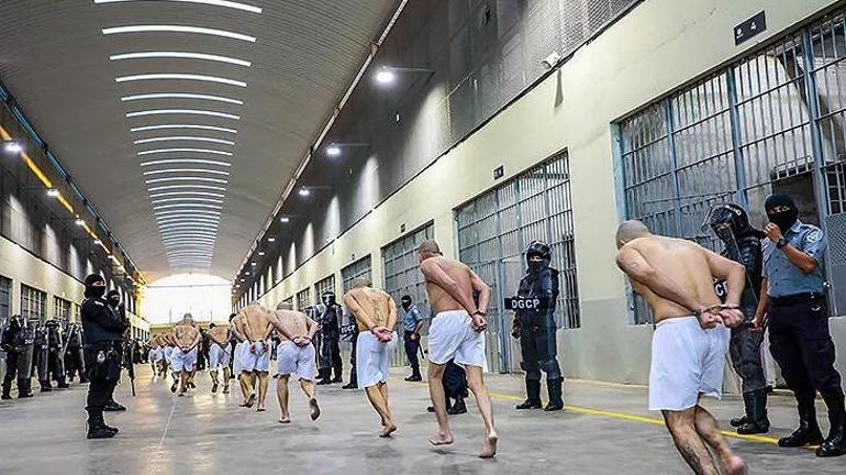 Mega Hapishanenin en ölümcül çetesi Sarı saçlı kadınlara tecavüz, erkeklere dayak ve ölüm