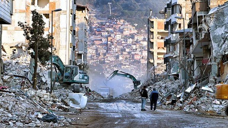 Deprem felaketinin boyutu 6 Şubat öncesi ve sonrası DHA muhabirlerinin fotoğraflarında