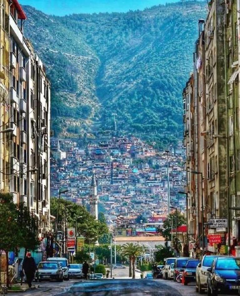 Deprem felaketinin boyutu 6 Şubat öncesi ve sonrası DHA muhabirlerinin fotoğraflarında