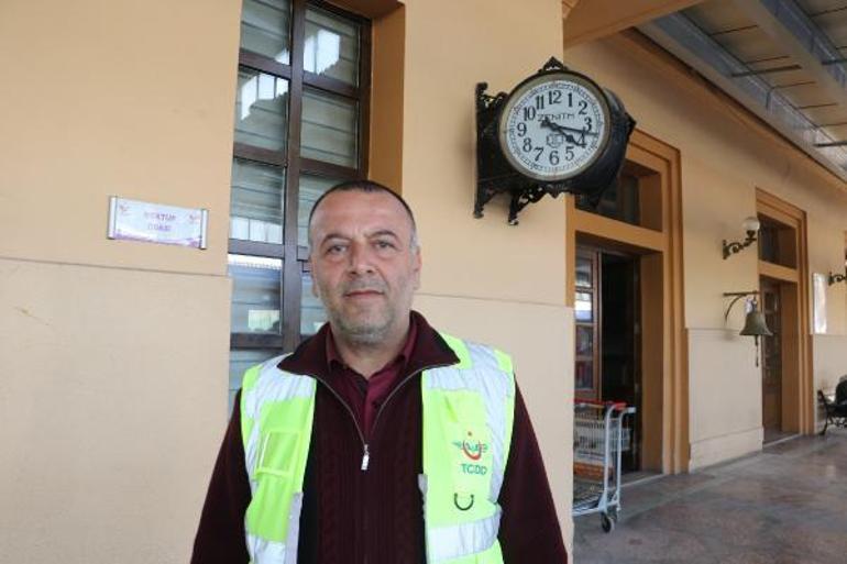 Garda 04.17de duran tarihi saat, depremin unutulmaması için çalıştırılmadı