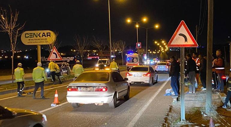 Çadırkentten çıkan 2 kişiye otomobil çarptı: 1 kişi hayatını kaybetti