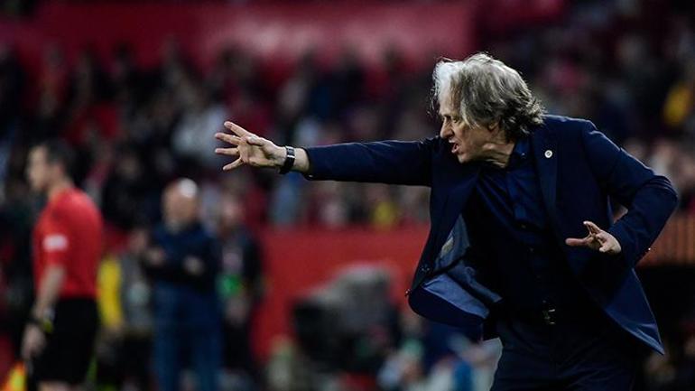 Fenerbahçede Jorge Jesus herkesi şaşırttı Dikkat çeken tablo ortaya çıktı