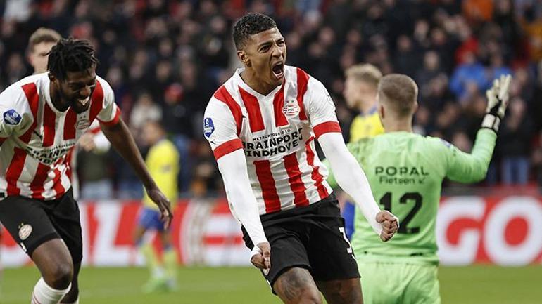 Patrick van Aanholt golle tanıştı, PSV farka koştu
