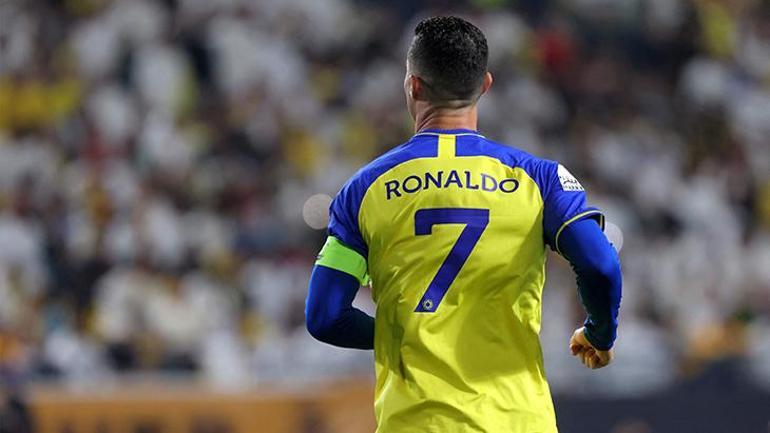 Ronaldo sinirlerine hakim olamadı Önce hakeme sonra hocasına tepki