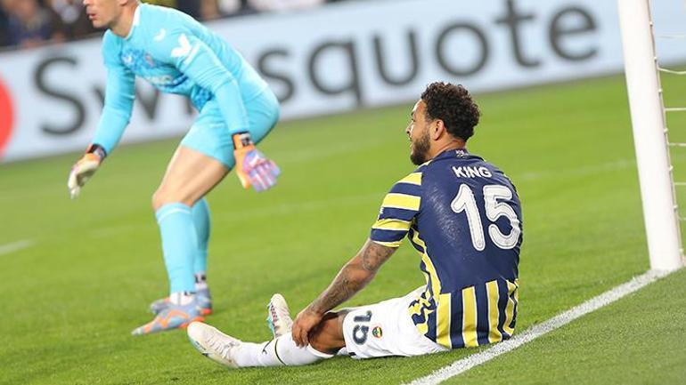 Sevilla kalecisi Dmitrovicin tedavisi şaşırttı Fenerbahçe taraftarlarını maç boyunca tahrik etti