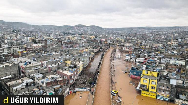 Deprem bölgesini sel vurdu