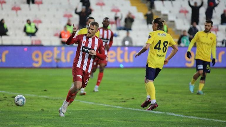 Zirvenin sahibi Rıza Çalımbay Süper Lig tarihine geçti