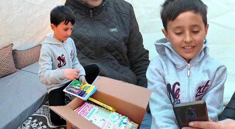 Çadırda kalan Mehmetin çağrısı karşılık buldu; kitaplarına kavuştu