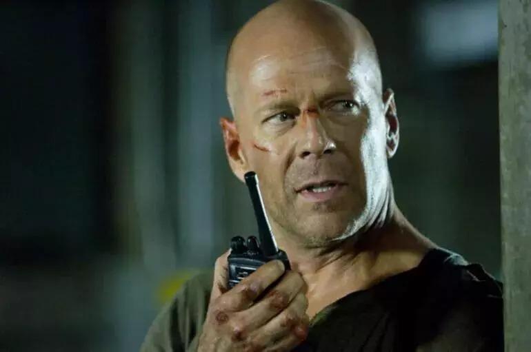 Demans ile mücadele eden Bruce Willisin 42 yıllık kariyeri sona eriyor