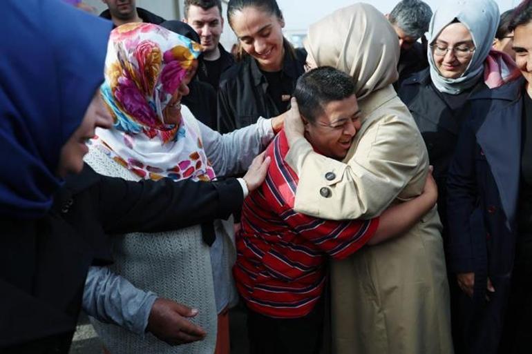 Emine Erdoğan, Hatayda depremzedelerle bir araya geldi