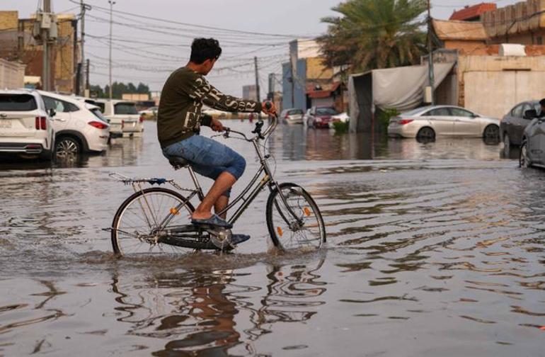 Irakta sel yağışı etkili oldu 3 kentte resmi tatil ilan edildi