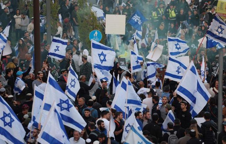 Netanyahudan geri adım İsrailde yargı reformu kararı