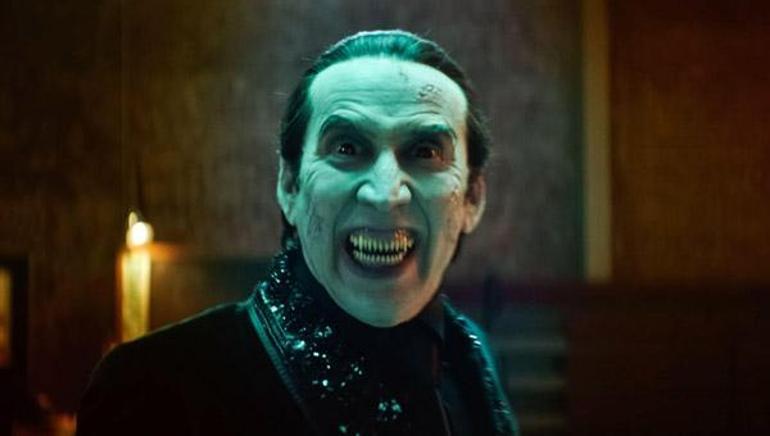 Nicolas Cage itiraf etti Draculayı oynarken kendi kanımı içtim