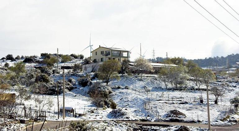 Mart kapıdan baktırdı İzmire de kar yağdı