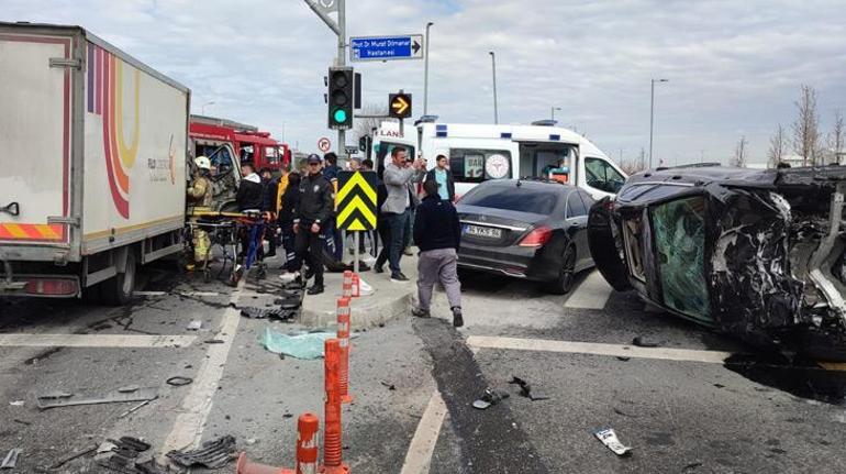 Bakırköy’de kırmızı ışık ihlali iddiası: 3 yaralı