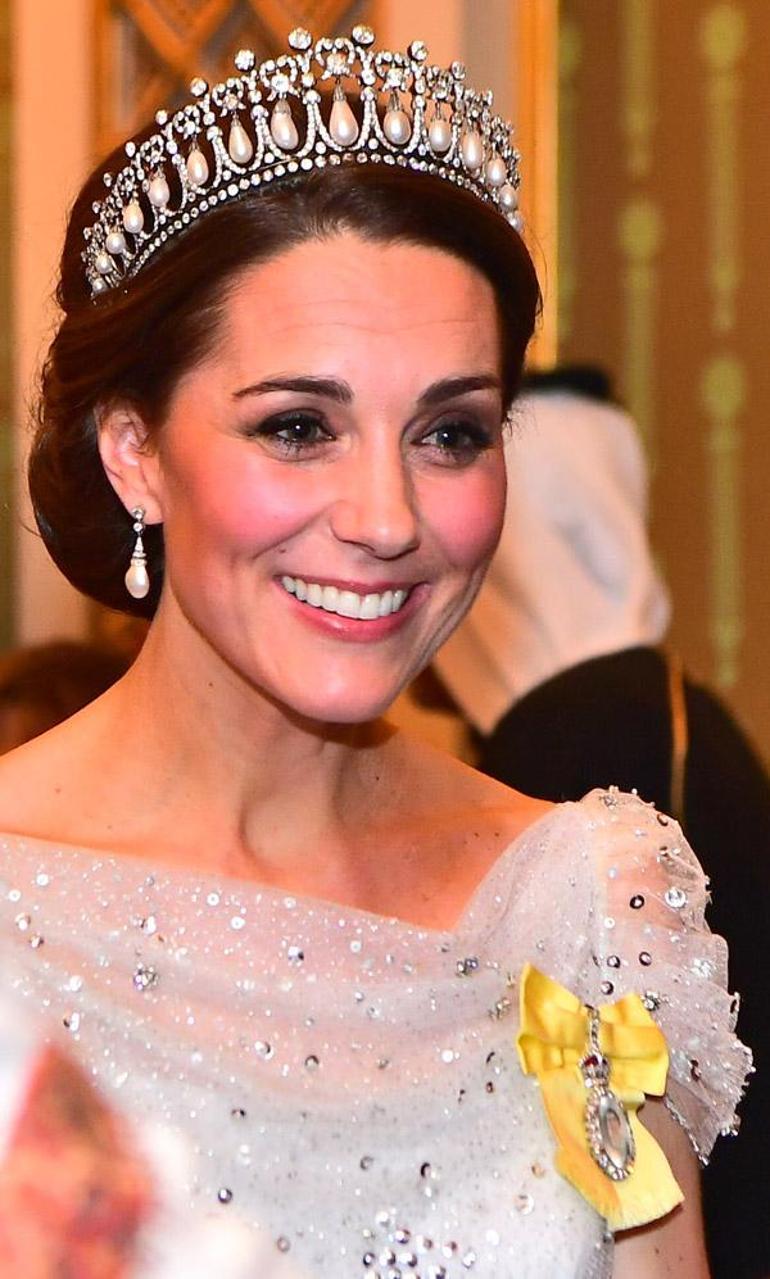 Galler Prensesi ile Konsort Kraliçe taç giyme töreninde gelenekleri bozacak