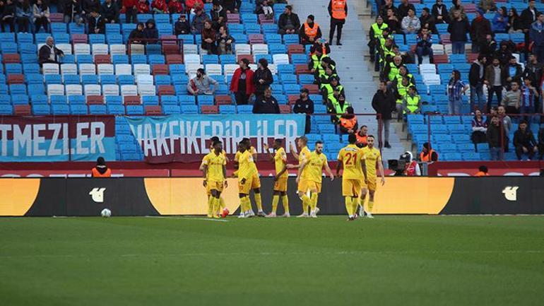 Trabzonspor - Kayserispor maçında yeni transfer direkleri geçemedi 3 penaltı kararı dikkat çekti