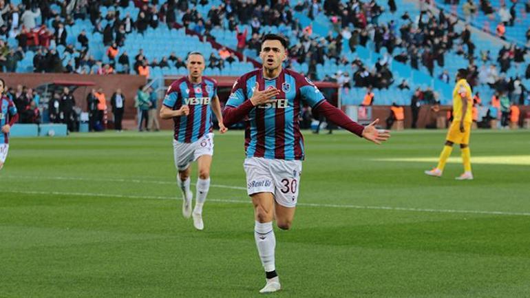 Trabzonspor - Kayserispor maçında yeni transfer direkleri geçemedi 3 penaltı kararı dikkat çekti