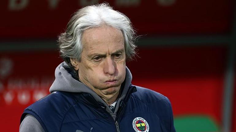 Fenerbahçe - Beşiktaş derbisinde muhtemel ilk 11ler belli oldu Jorge Jesus ve Şenol Güneşten sürpriz kararlar