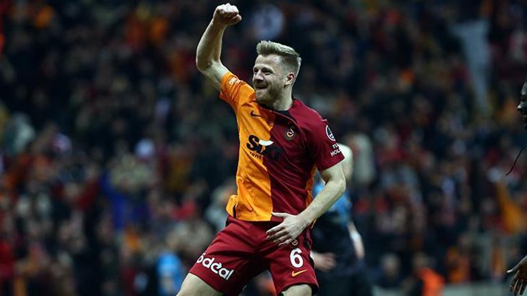 Galatasaray, Adana Demirsporu mağlup etti 3 puan son dakikalarda geldi