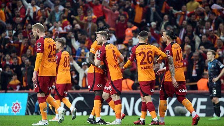 Galatasarayda galibiyetin gizli kahramanını açıkladı En iyi performansı