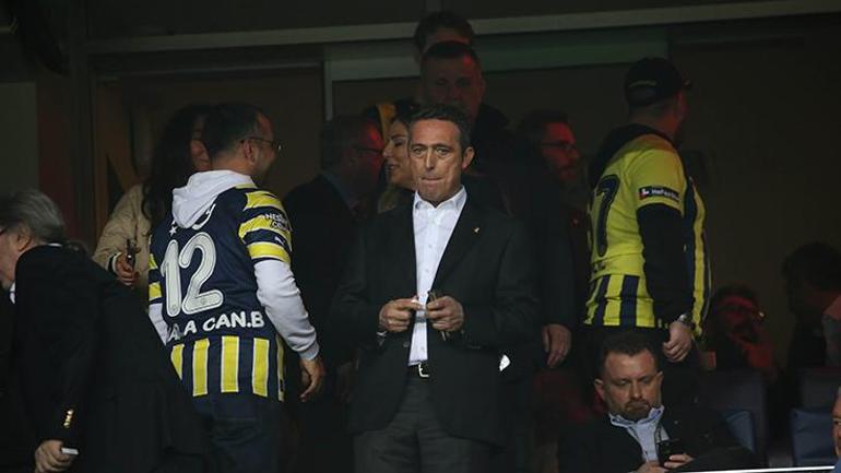 Canlı yayında son bilgiyi paylaştı İşte Fenerbahçede Başkan Ali Koçun Jorge Jesus kararı
