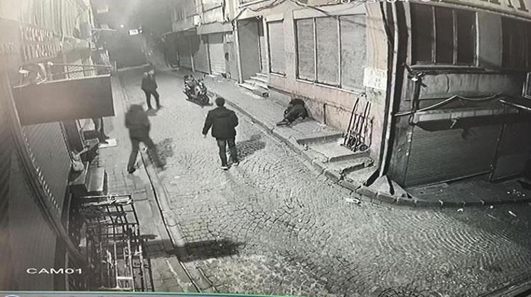Fatihte sokak ortasında cinayet kamerada