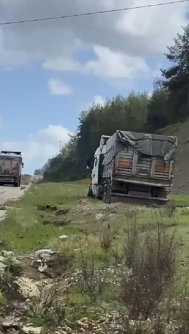 Antalyada otomobil ile TIR çarpıştı: 1i avukat 2 ölü, 2 yaralı