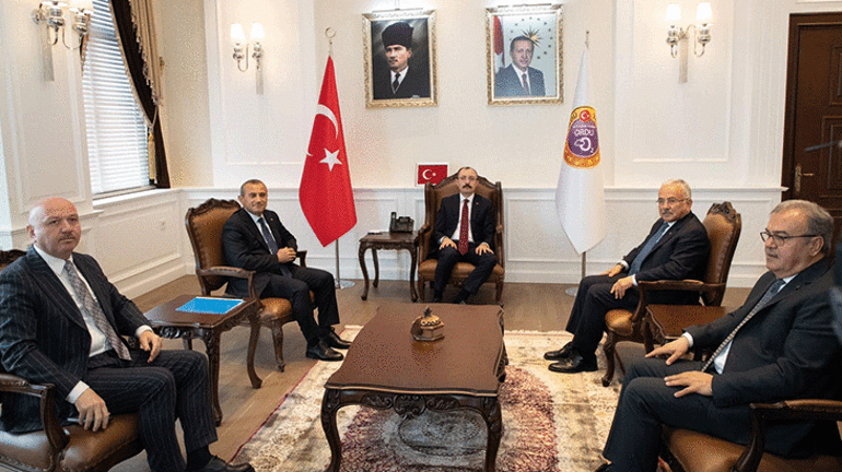 Ticaret Bakanı Muş: Türkiyeyi çok başlı bir yapıya terk edemeyiz