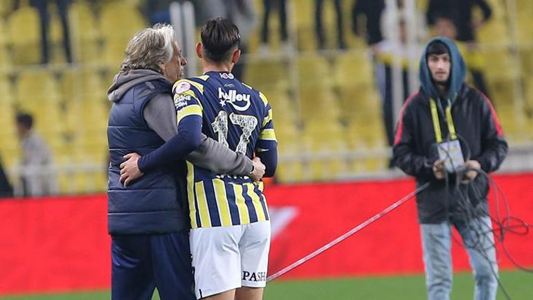 Jorge Jesus, Fenerbahçe taraftarlarına isyan etti İrfan Can Kahveci soyunma odasına gitmek istedi, zor sakinleştirdi