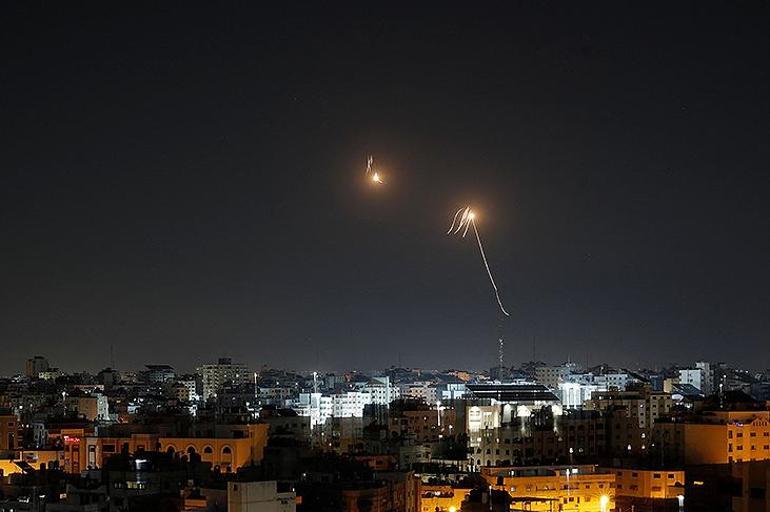 İsrail jetleri gün ağarırken vurdu, Orta Doğu alev aldı