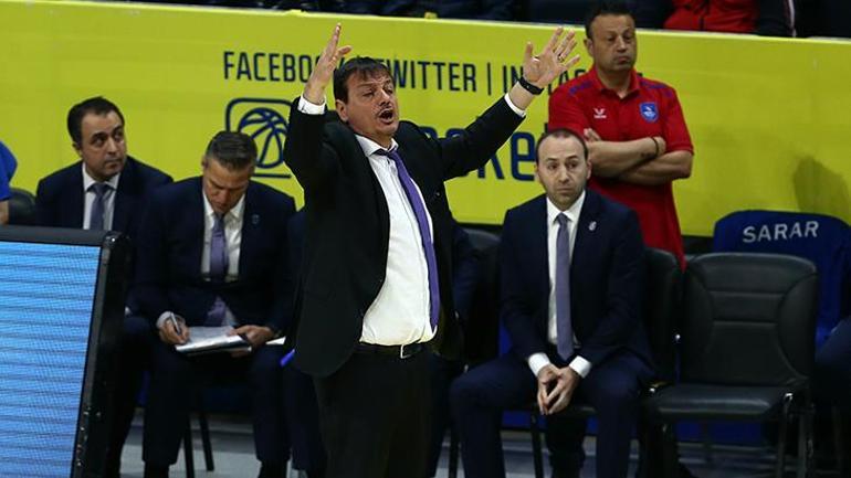 Ergin Ataman, EuroLeaguedeki dev maçın ardından patladı Fenerbahçeye olay gönderme