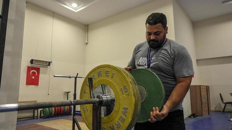 Kazada bacağını kaybeden Orhun, 3 ayda halterde madalya kazandı