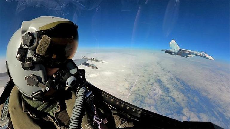 NATOdan çok net fotoğraf F-16lar Rus jetlerinin peşine düştü