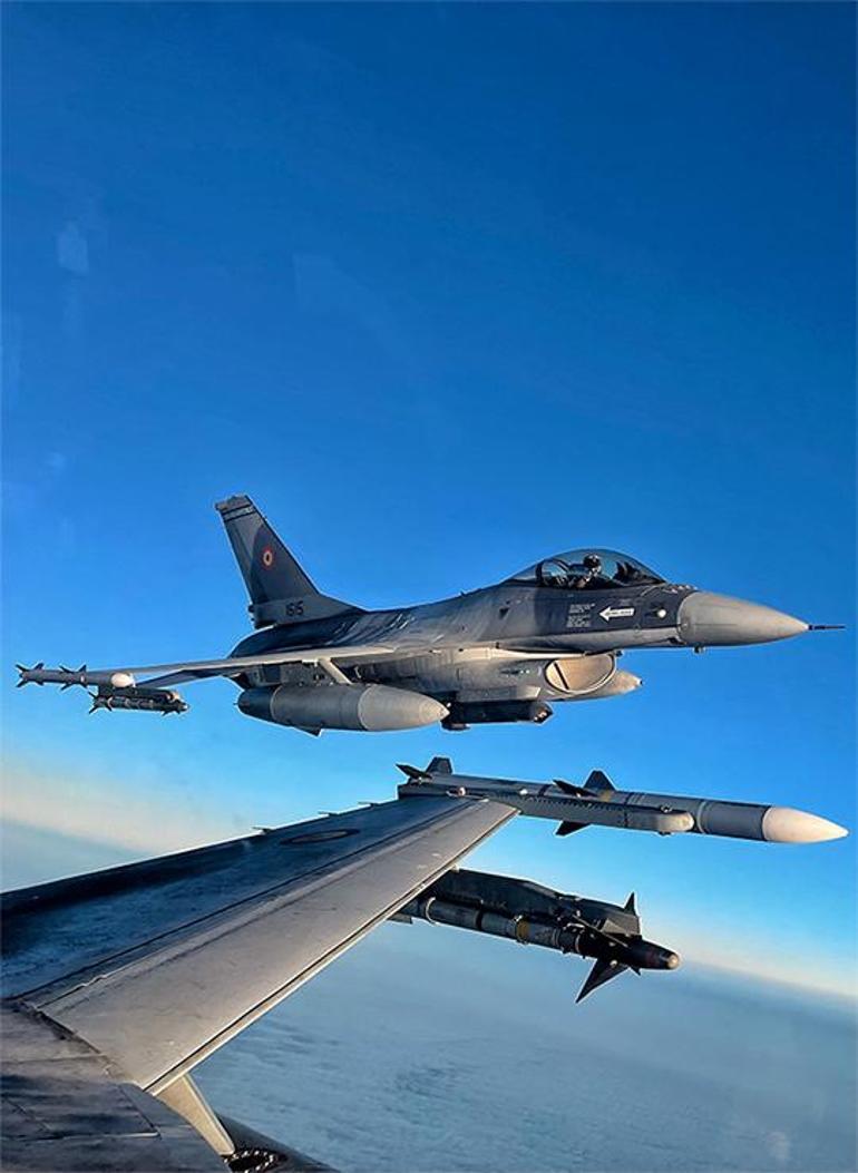 NATOdan çok net fotoğraf F-16lar Rus jetlerinin peşine düştü