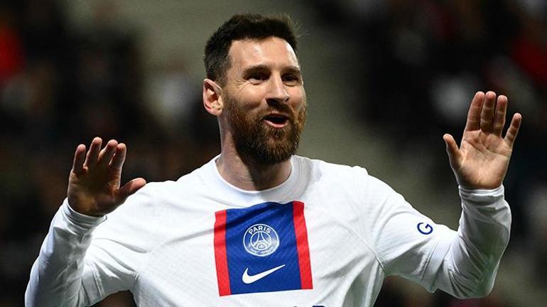 Lionel Messi, Cristiano Ronaldoyu geride bıraktı Tarihe geçti