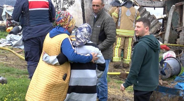 Gecekondu yangını ahıra sıçradı Faciadan dönüldü