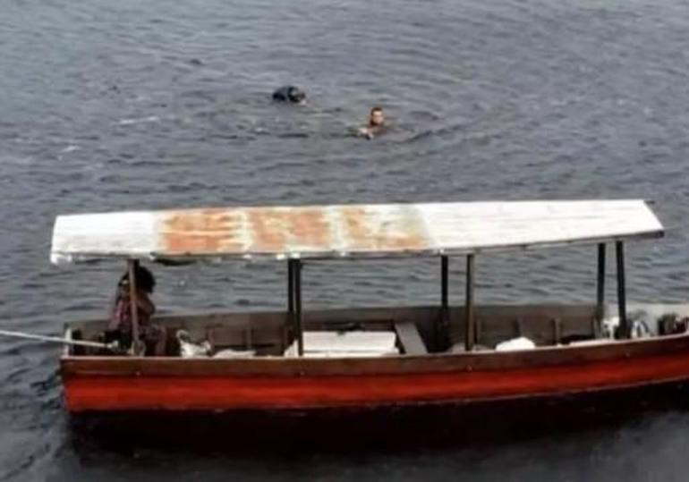 Amazonda kabus Kocası ölünce akbabalar tekneye üşüştü