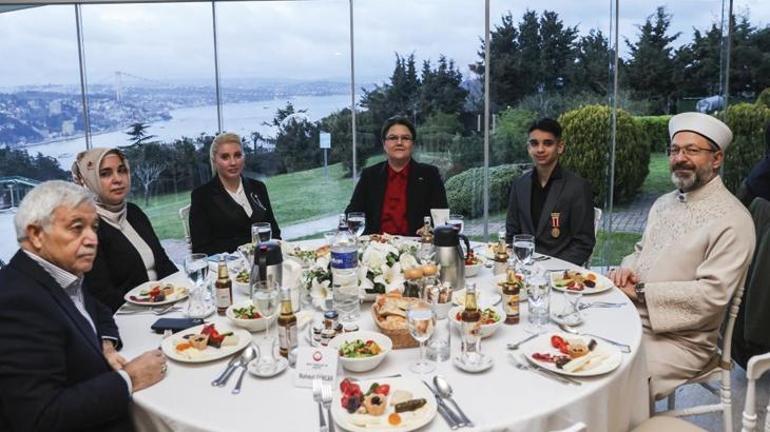 Diyanet İşleri Başkanı Erbaş, İstanbul’da şehit yakınları ve gazilerle iftarda buluştu