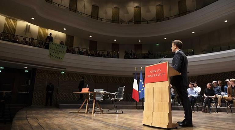Macron neye uğradığını şaşırdı Konuşması yarım kaldı