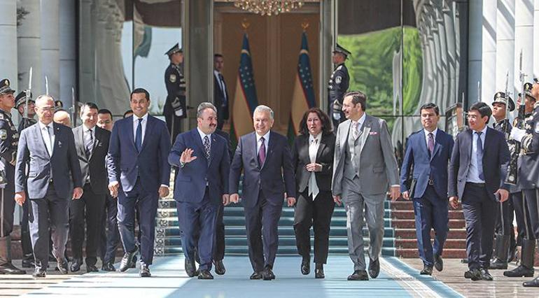 Özbekistan Cumhurbaşkanı, TOGGu teslim aldı