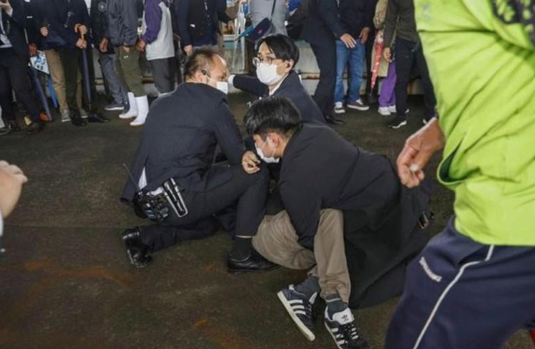 Japonyada Başbakana suikast girişimi Bomba attılar